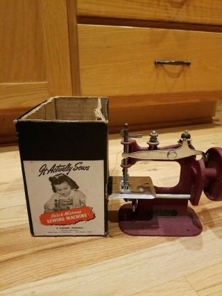 Vintage Childs Sewing Machine Stitch Mistress In Orig Box