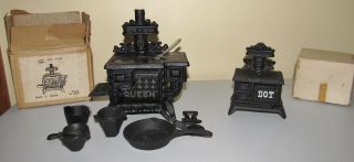 Vtg Set Of Two Miniature Cast Iron Stoves Queen Dot Toy Salesman Sample