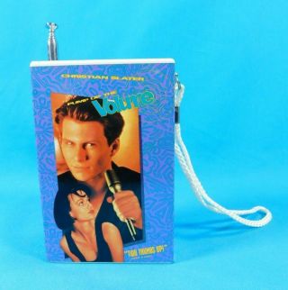 Vintage Christian Slater Pump up the Volume Pocket AM/FM Radio 1990 2