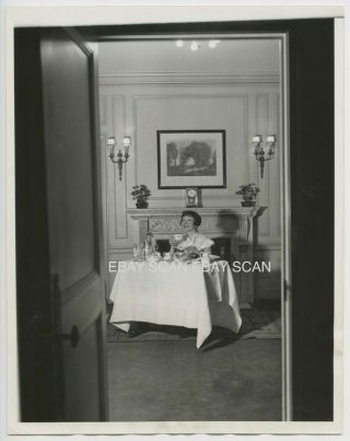Claudette Colbert Having Breakfast In Nyc Hotel Vintage Candid Photo 1933