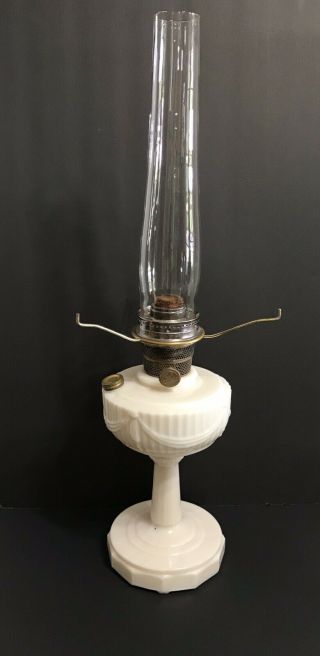 Vintage 1940’s Aladdin Lincoln Drape Alacite Glass Oil Lamp Model B
