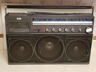 Vintage Magnavox D8443 Power Player Stereo Cassette Boombox Ghetto Blaster - Read