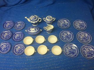 25 Piece Vintage Blue Willow Child’s Tea Set