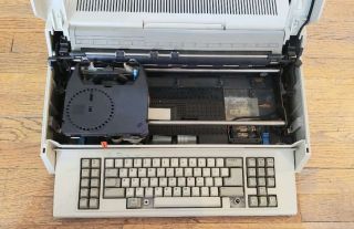 Vintage IBM Wheelwriter 30 Series II Electronic Typewriter Type 6787 2