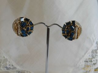 Vintage Crown Trifari Sapphire Blue and Clear Rhinestone Clip Earrings 3