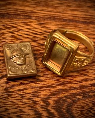 1938 Dick Tracy Quaker Oats Secret Compartment Adjustable Brass Ring.
