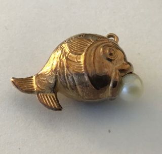 Vintage 9ct Gold Charm.  Fish With Pearl.  Not Scrap
