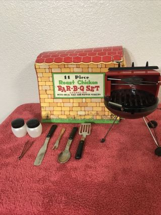 Rare Vintage 11 Piece Roast Chicken Barbeque Grill Set Sparkling W Salt Shakers