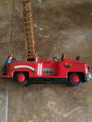 Vintage Tin Friction Fire Truck W/ Moveable Ladder/ Japan 3