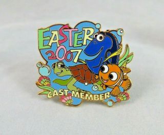 Walt Disney World Pin - Cast Member - Easter 2007 - Finding Nemo - Crush Dory