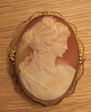 Vintage Gold Plated Cameo Carved Shell Lady Brooch