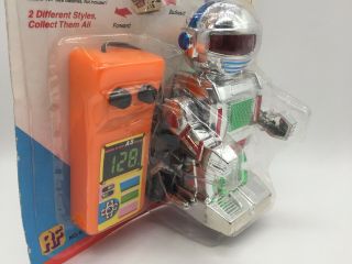 Vintage Toy Mini Action Robot Silver Remote Control Controlled Space Toys 1980 ' s 3