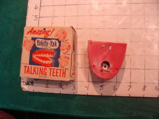 Vintage Toy: Yakity - Yak Talking Teeth,  But No Key
