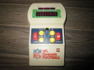 Vintage 1970s TUDOR GAMES NFL Electric Football Handheld Video Game - 2