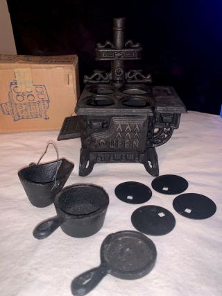 Vintage Queen Black Cast Iron Miniature Pot Belly Coal Stove Pots Pans