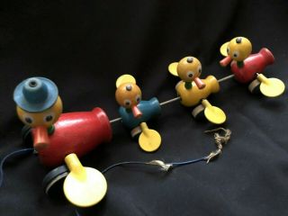 Vintage 1950s Fisher Price Baby Ducks And Mama Pull Toy Flapping Wings Quacking