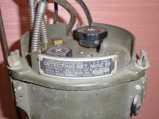 Vintage US Army Corps of Engineers Bulova Portable Detecting Set Mine Detector 2