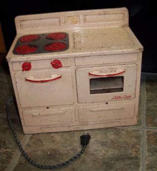 Little Lady Electric Toy Stove Oven By Empire No.  226 Vintage 1950 
