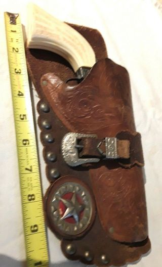 Vtg Toy Pony Boy Cap Gun Pistol & Real Leather Belt Holster W/metal Medallion