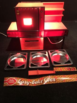 Vintage 1970’s Easy Bake Oven By Betty Crocker Box