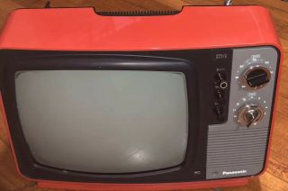 Vintage 1977 Panasonic Solid State Tv Model Tr - 822 Red