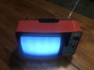Vintage 1977 Panasonic Solid State Tv Model Tr - 822 Red 3