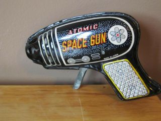 Vintage Tin Litho Atomic Space Gun Made In Japan C.  1960 