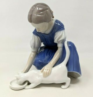 Vtg Bing & Grondahl B&g Girl Feeding Cat 1745 Porcelain Figurine Denmark Cd21