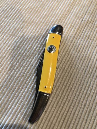 Vintage Imperial Prov.  R.  I.  Usa 2 Blade Yellow Handles Fish Pocket Knife