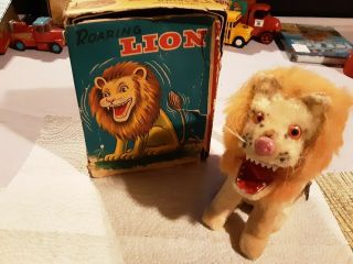 Vintage Japan Made Roaring Lion Wind - Up Toy - - - - Collectible - - L@@k