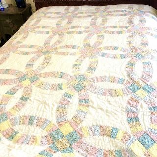 Vintage Handmade Double Wedding Ring Quilt Pastels Full Or Queen Size 80 X 98 In