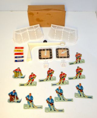Set Of Vintage 1950s 1960s Table Top Hockey Game Tin Players & Accessories