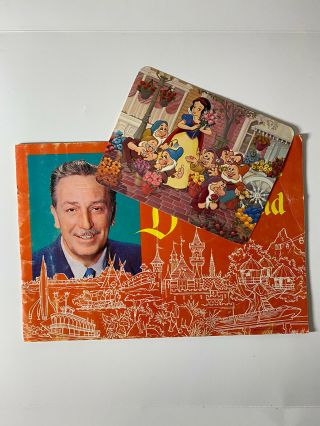 Vinrage 1963 Walt Disney Guide To Disneyland W/ Snow White Postcard
