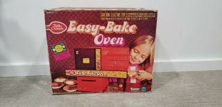 Vintage 1976 Betty Crocker Easy Bake Oven By Kenner Box