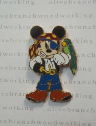 Wdw 2004 Walt Disney World Mickey & Green Parrot Pirates Of The Caribbean Pin