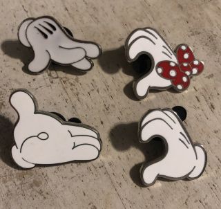 Disney Trader Pin Set Of 4 Gloves Mickey Mouse Minnie Mouse
