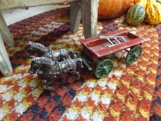 Primitive Vintage Cast Metal Horse Drawn Fire Wagon Toy Or Decor 2 Horses Ladder