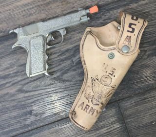 Hubley Mountie Cap Gun With Hubley Colt 45 Us Army Holster