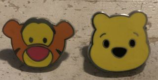 Disney Trader Pin Set Of 2 Winnie The Pooh & Tigger Emojis