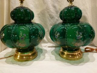 VINTAGE PAIR SET OF 2 LIVING ROOM TABLE LAMPS GREEN URN BODY FLORAL BRASS $525 5
