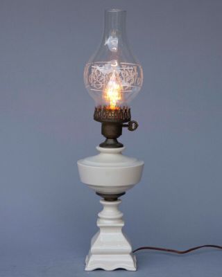 Vintage Cream Porcelain Ceramic Table Lamp W/ Glass Chimney Shade