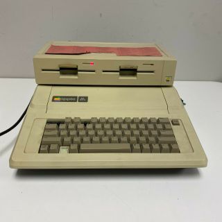 Vintage Apple Iie Computer W/ Duo Disk Power On Any Further