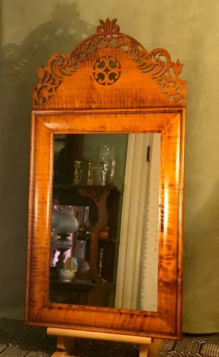 D.  R.  Dimes William And Mary Style Tiger Maple “tulip” Wall Mirror