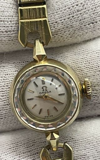 Running Vintage 14k Gold Omega Cal.  482 17j Swiss Made Ladies Watch Diamond Cut