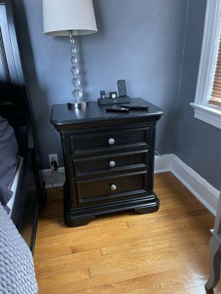 Raymour & Flanigan Solid Night Stand