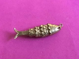 Vintage 9ct Gold Charm For Bracelet.  Solid Articulated Fish.  5.  7g Not Scrap.