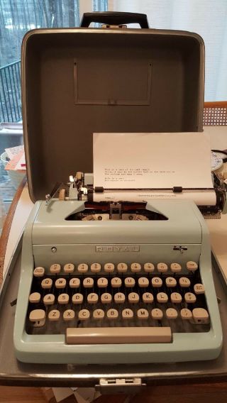 Vintage 1955 Royal Quiet De Luxe Blue Teal Turquoise Typewriter And Case
