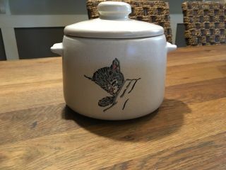 West Bend Stoneware Crock Bean Pot/cookie Jar W/ Lid “sleeping Kitten” -