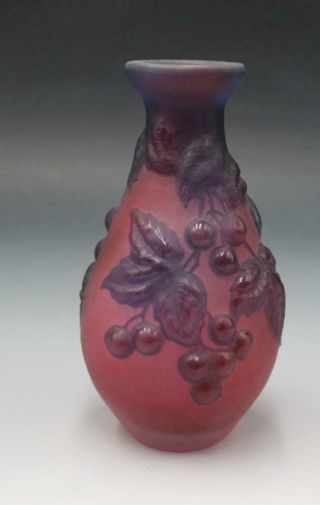 Vintage Cameo Art Glass Galle Style Cabinet Vase W/ Leaves & Berries Art Nouveau
