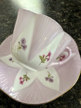 Gorgeous Vtg Rare Deco Dainty Pink Floral Shelley Cup And Saucer 3